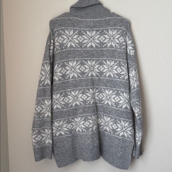 Cupcakes And Cashmere Snowflake Sweater - Picture 6 of 7